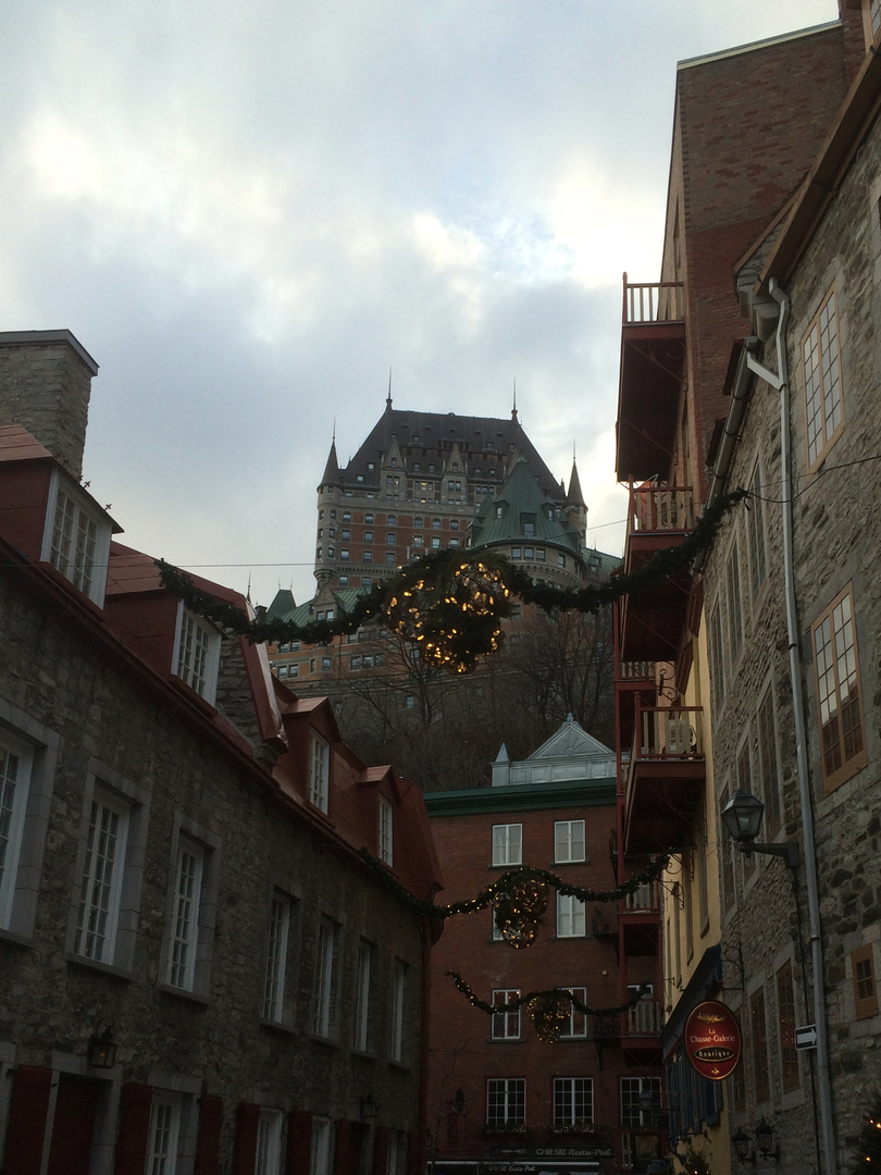 Vieux-Québec, rue historique avec le Château Frontenac